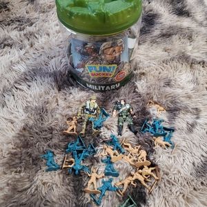 Army men bundle